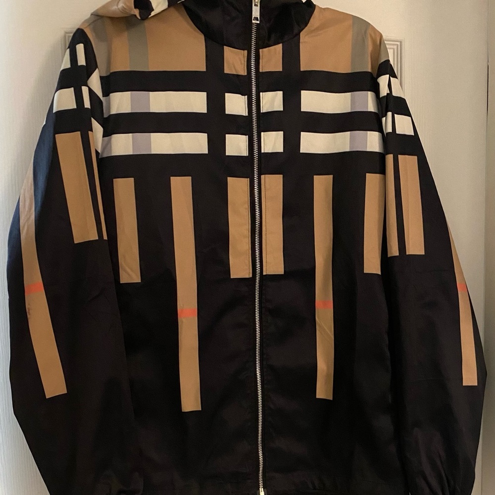 Men’s 3X Burberry hooded jacket.